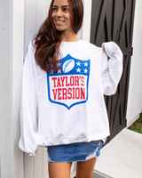 - White Color
- Crew Neck
- Long Sleeve
- Taylor's Version NFL print
-Heavy Blend Material
-Comes in One Size
-Oversized Fit (XL)
Materials:
50% Cotton | 50% Polyester
SWIFT SS NFL ONE SIZE