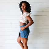 -White Color
-Pink Floral Pattern
-Smocked Elastic Back
-Ruched in Front
-Front Rushing is Adjustable
-Short Puff Sleeves (Elastic)
-Sweetheart Neckline
-Crop Top
Materials:
100% Rayon
WN8536 CROP RSTF