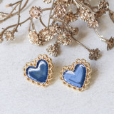 -Gold
-Navy Blue Hearts (Almost Black)
-Studs
-Earrings
0921 STUD EARRING HEARTS 12