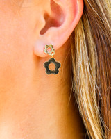 -Gold
-Daisy detail
-Double daisy
-Lightweight
-Earring
 DOUBLE DAISY EARRING