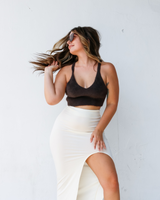 -Dark brown color
-V neck design
-Y styled back straps
-90% nylon
-10% polyester
-Soft & stretchy material
DZ22F604 CROP BRN