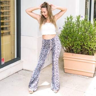 -Snake Print
-Boho
-Flare
-Pants
-Bell Bottoms
-Comes in 6 Colors
-Material Stretches
Model is Wearing Size Small
Material:
95% Polyester
5% Spandex
P1386-PANT-BSNK